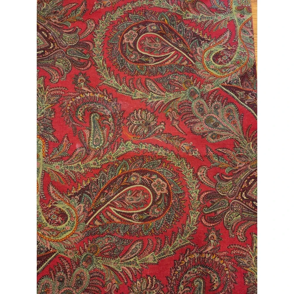 Pottery Barn Caroline Red Green Paisley Table Runner Cotton Linen Blend 18x108
